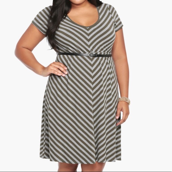 torrid Dresses & Skirts - Torrid Black White Chevron Stripe Belted Dress, 1X